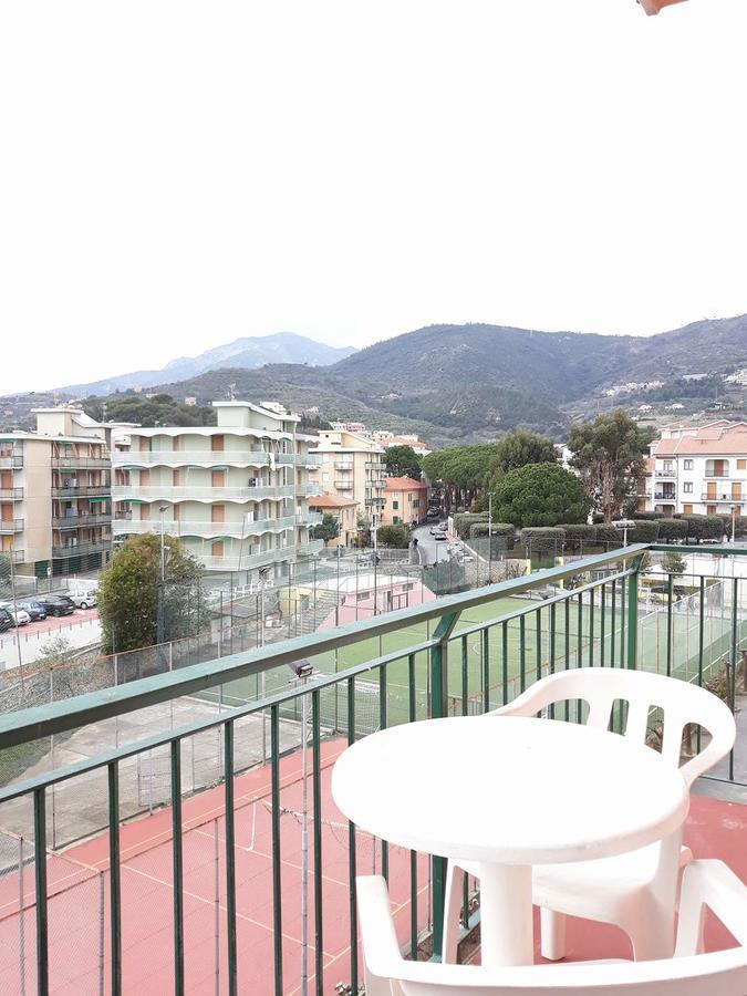 Hotel Geppi Pietra Ligure Bagian luar foto